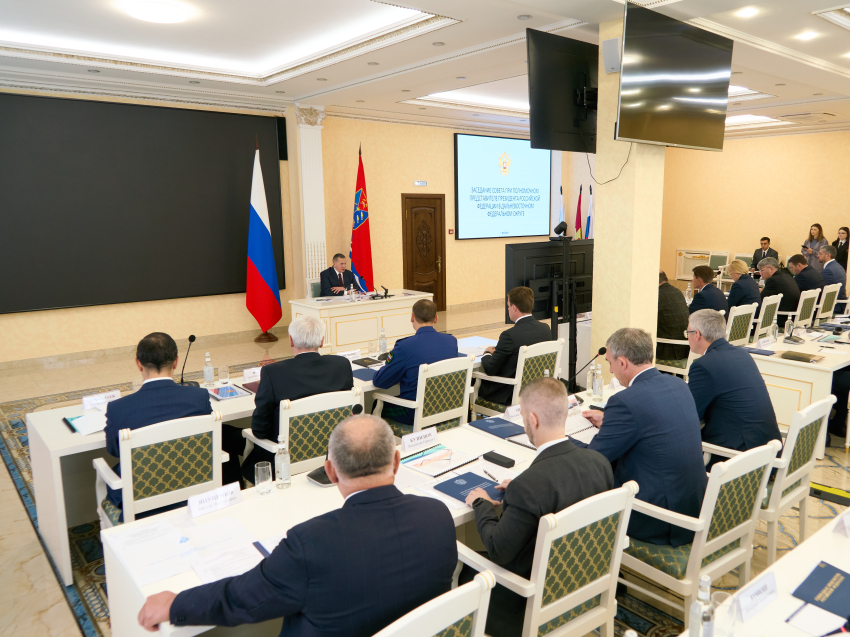 Юрий Трутнев предложил пересмотреть подход к выбору подрядчиков для соцобъектов в ДФО
